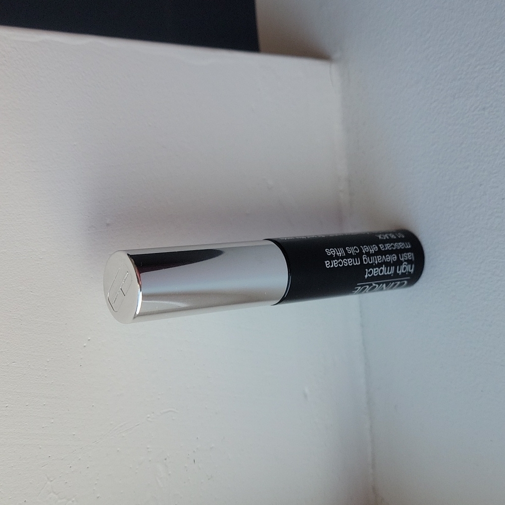 Clinique High Impact Lash Elevating Mascara. Black.